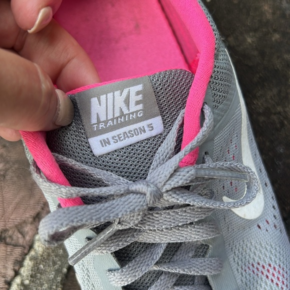 Nike training "in season 5" gray & pink sneakers Size 9 - Picture 7 of 9